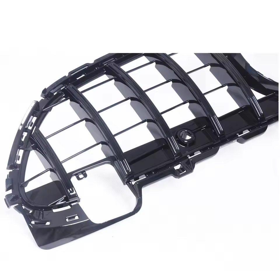 Mercedes C-Klasse W206 Hoogglans Zwarte Panamericana GT Style Grill (2021+)