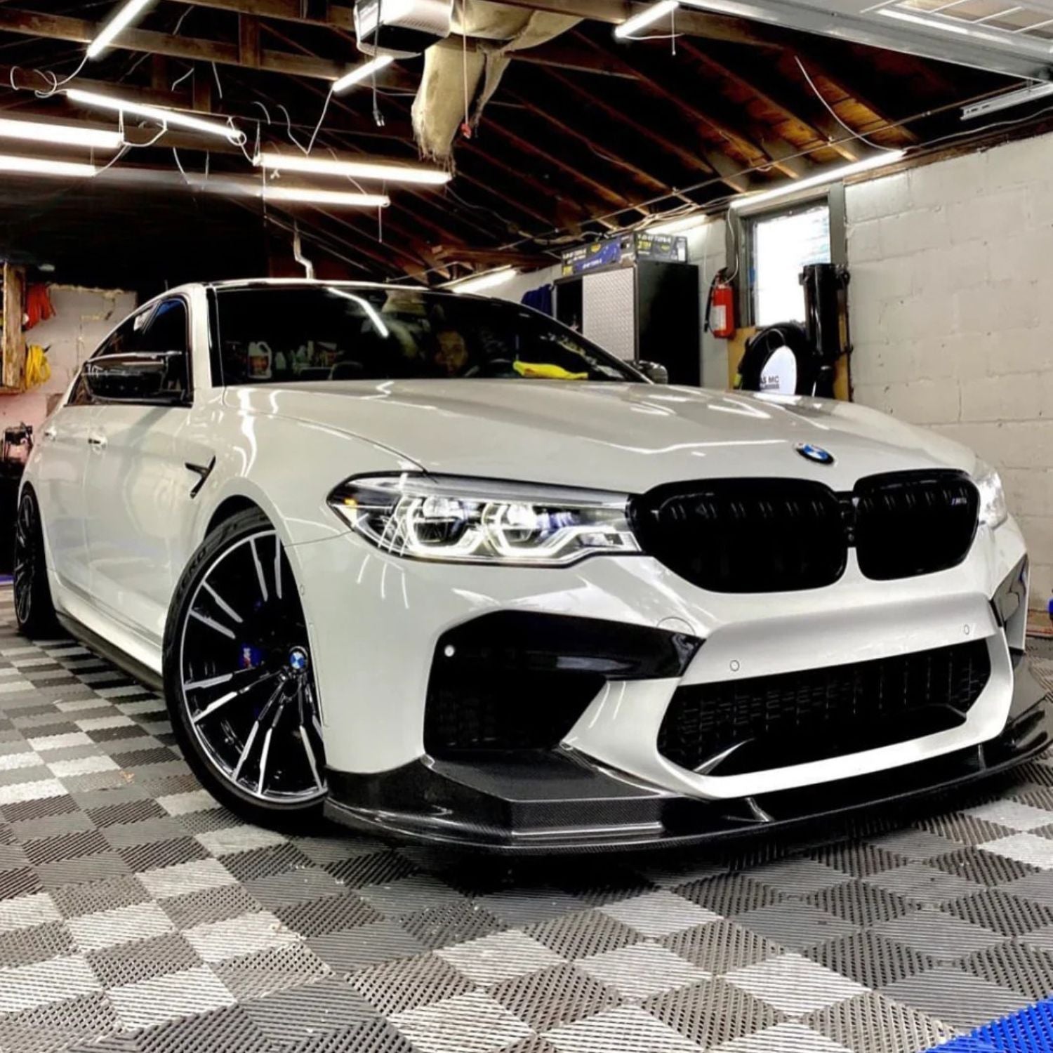 BMW M5 F90 Carbone Mp Style Lame avant (2017-2020)