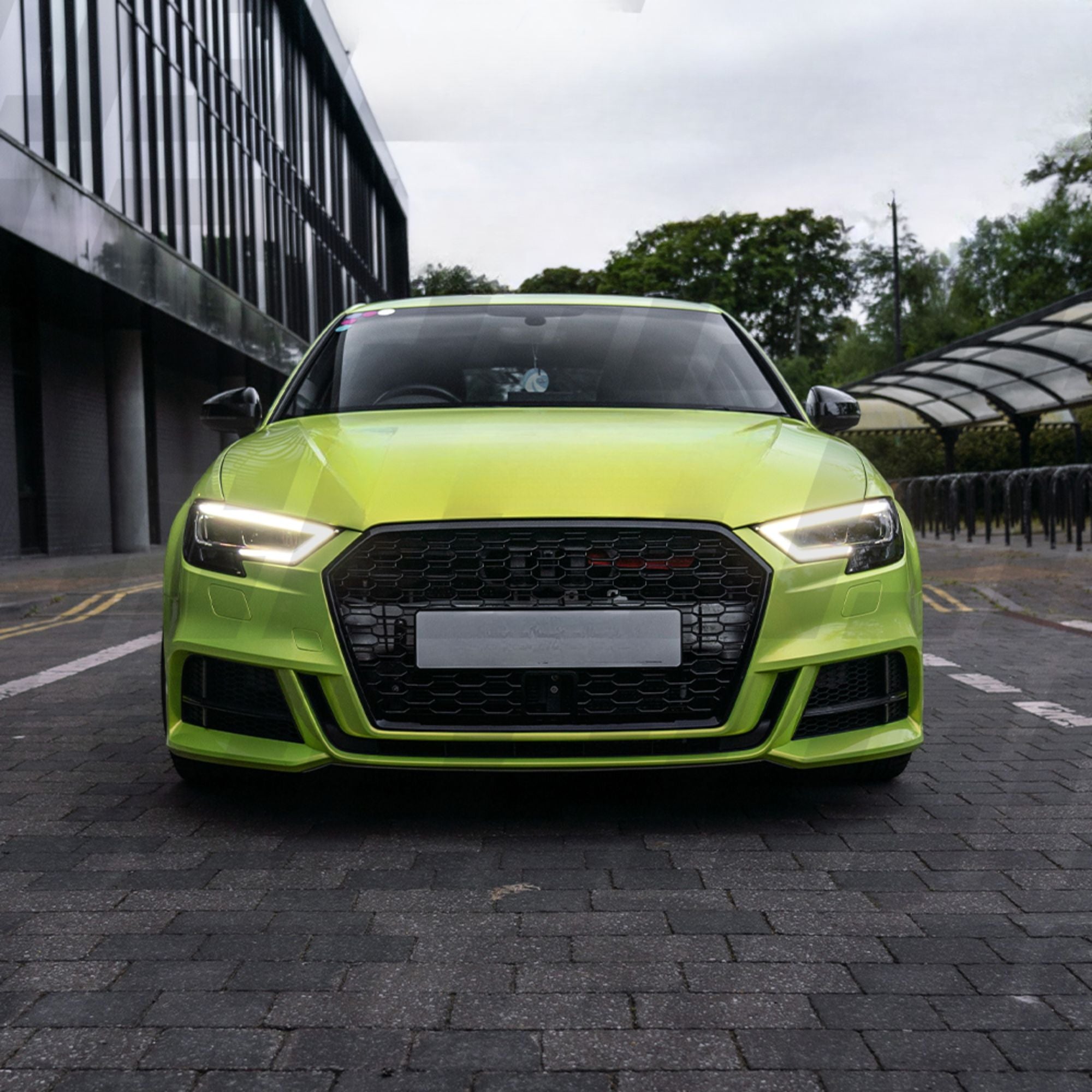 Audi A3/S3 8V RS3 Style Hoogglans Zwarte Honingraat Grill (2016-2020)