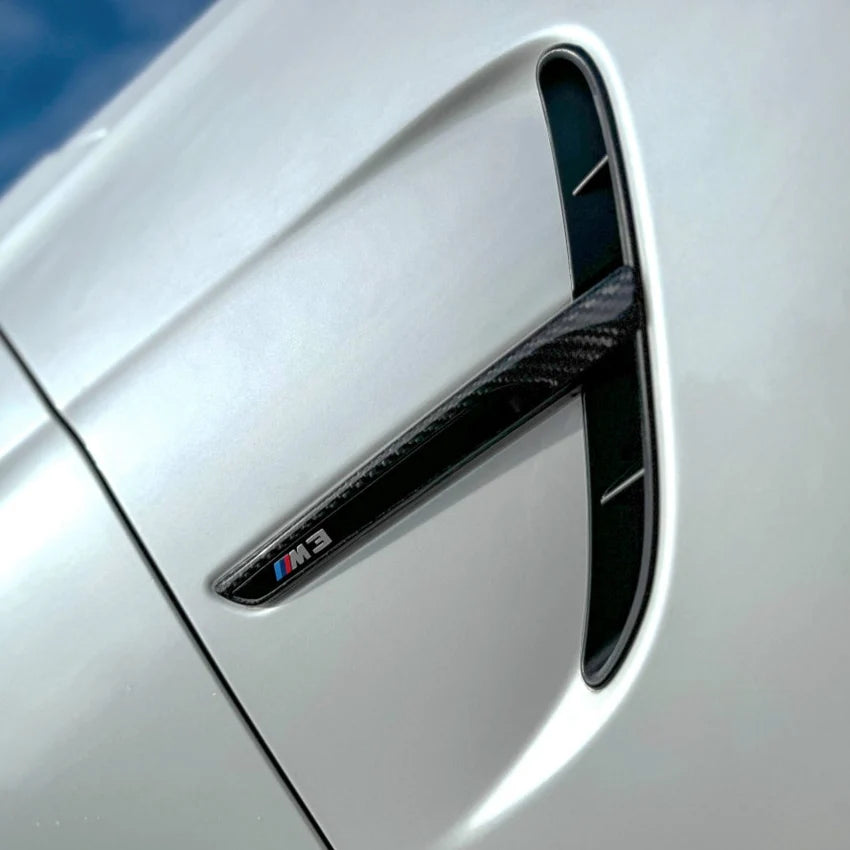 BMW M3 F80 / M4 F82 F83 Carbon Ventilatieplaat zijspatbord (2014-2019)
